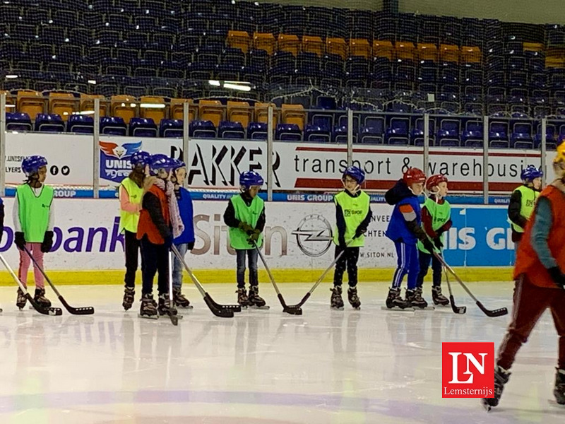 Leerlingen sluiten schaatslessen af met Elfstedentocht