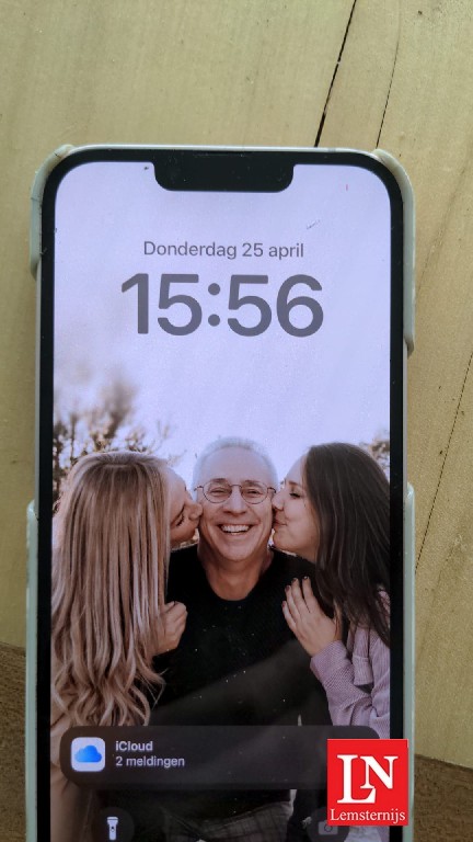 Telefoon gevonden: wie herkent deze mensen?