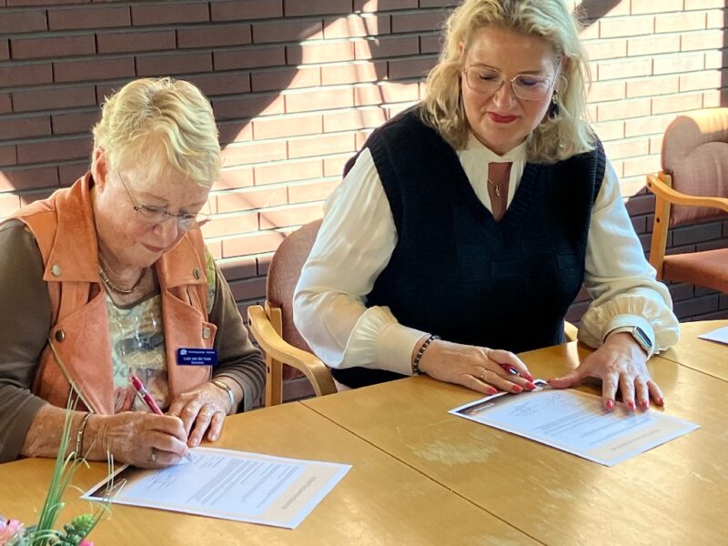 Start samenwerking Dienstencentrum Senioren en bibliotheek Lemmer