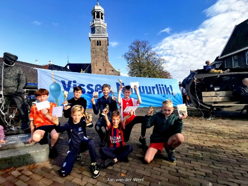 Foto’s: 53 kinderen hengelen mee tijdens viswedstrijd Hengelsportvereniging