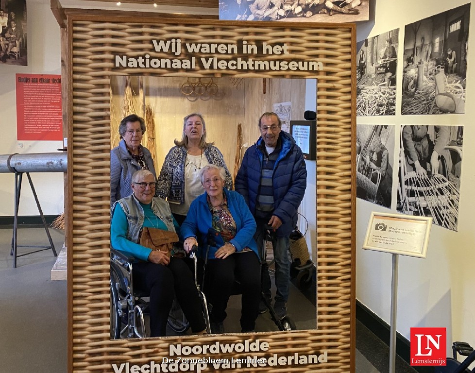 Gasten Zonnebloem Lemmer naar Vlechtmuseum