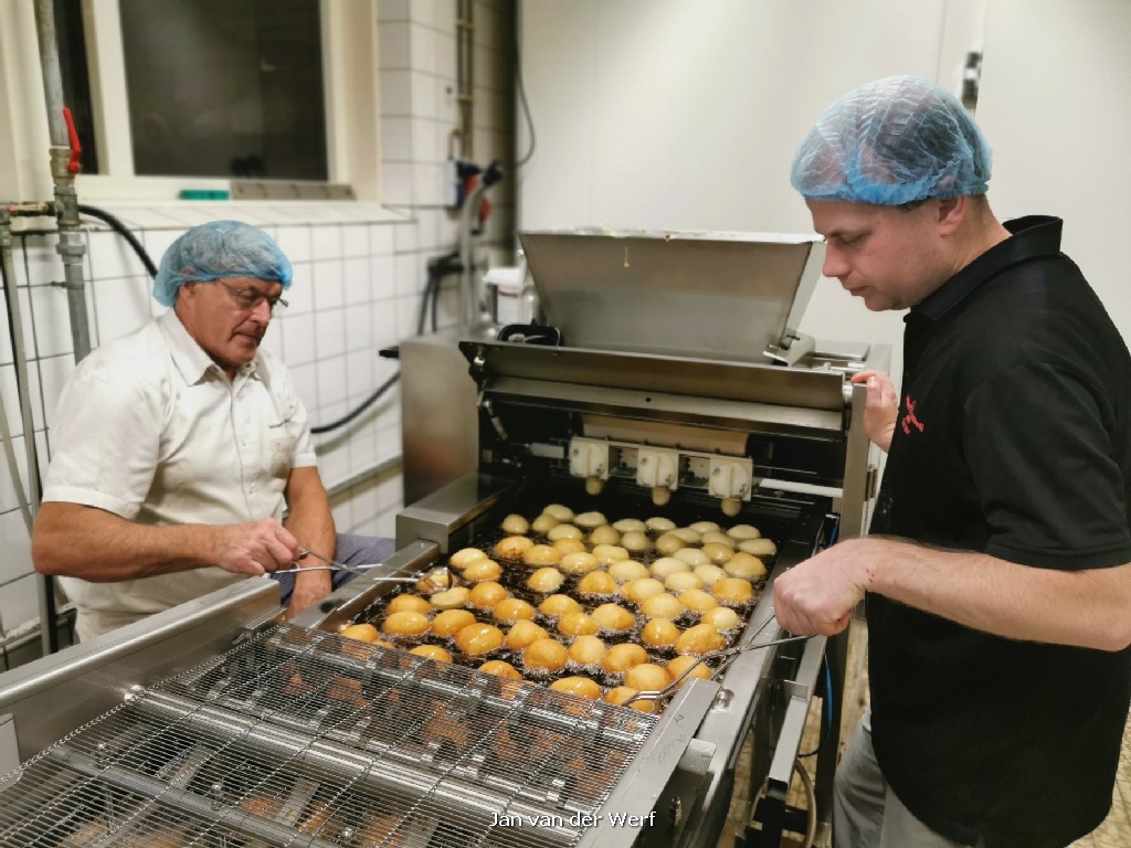 Oliebollen bakken