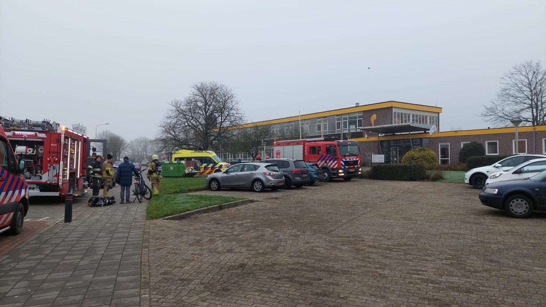 Brand Zuyderzee Lyceum, maar personeel treedt snel op