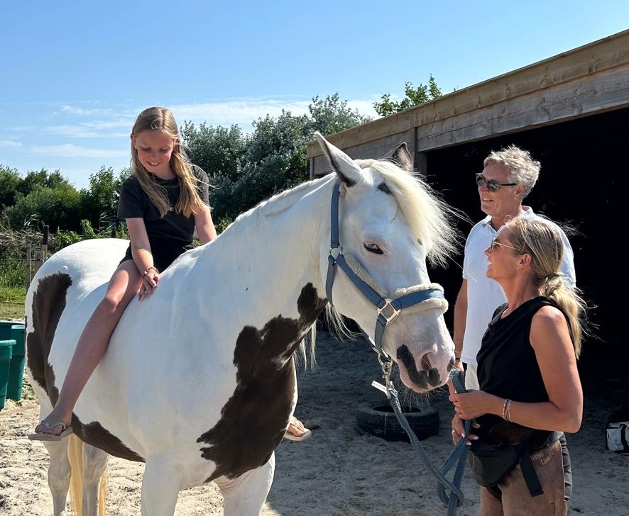 Ontdek de kracht van paardencoaching met Kiki en haar paard Belle